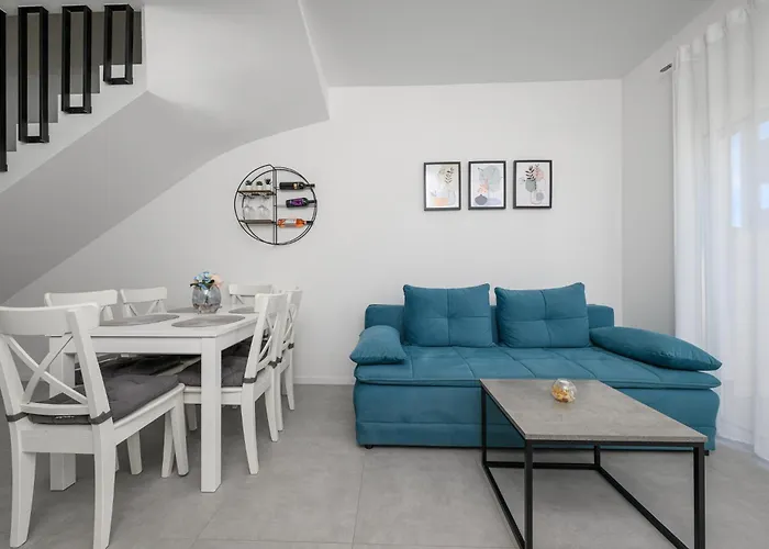 Roris House